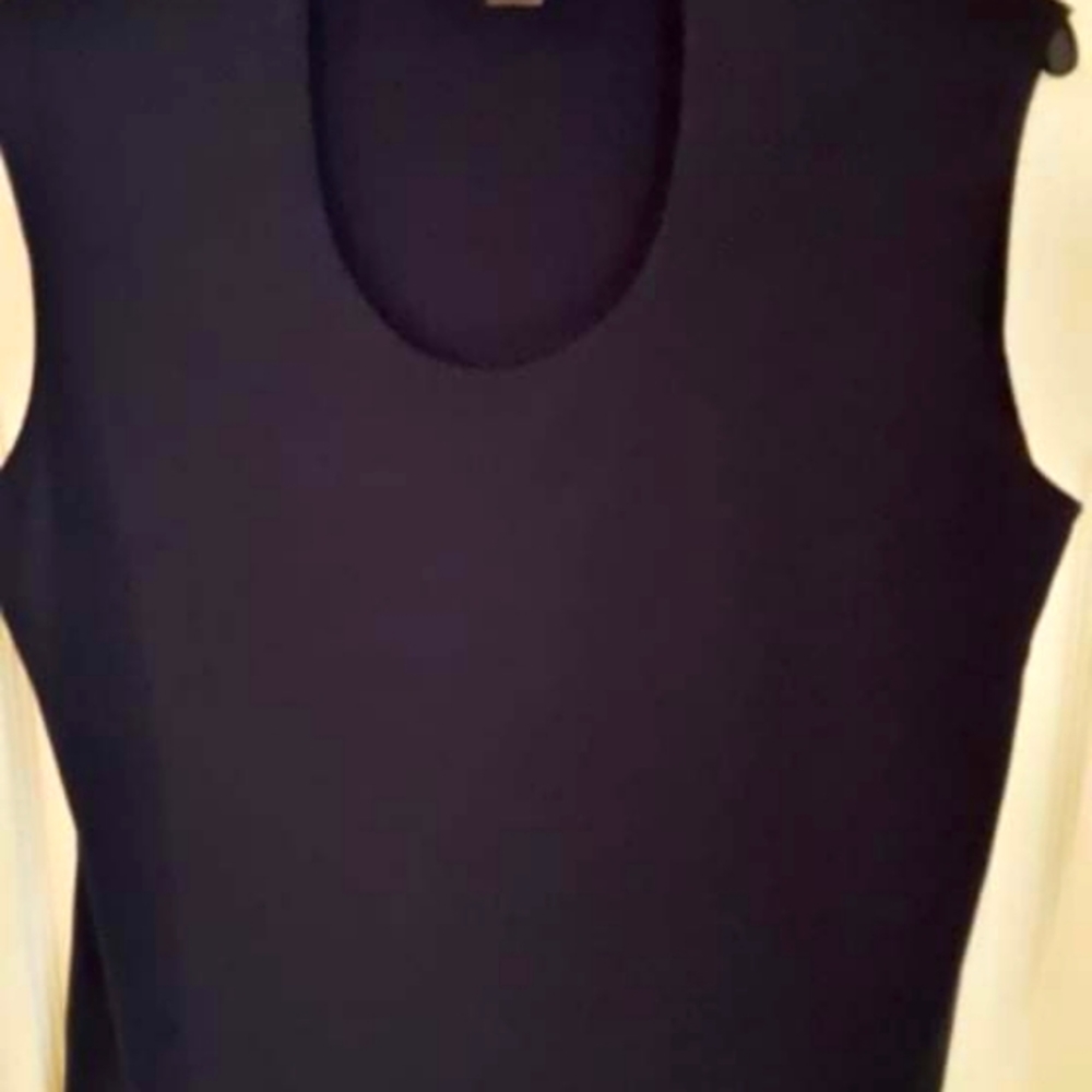 Beautiful women's black sleeveless blouse size large from tanjay